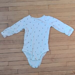 Carter's 24mo long-sleeved white bodysuit with holly pattern
